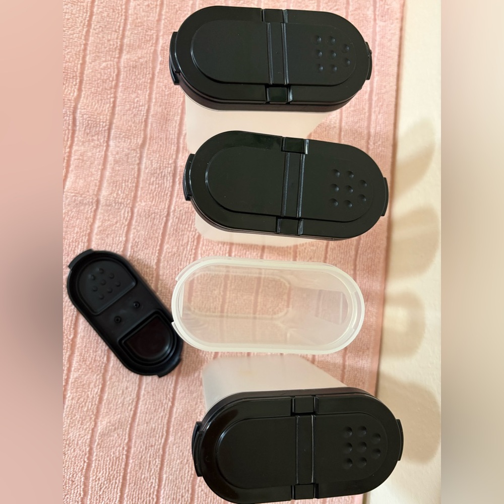 TUPPERWARE LARGE SPICE
SHAKERS FLIP TOP BLACK SEALS
POUR SPOUT/SPRINKLE 4pc SET - Picture 16 of 16